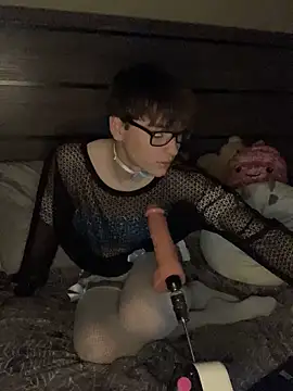 Snapshot of YourFavTwinkie chatting on February 2, 7:52 am YourFavTwinkie online show from February 2, 7:52 am