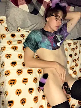 Snapshot of YourFavTwinkie chatting on September 29, 5:12 am YourFavTwinkie online show from September 29, 5:12 am