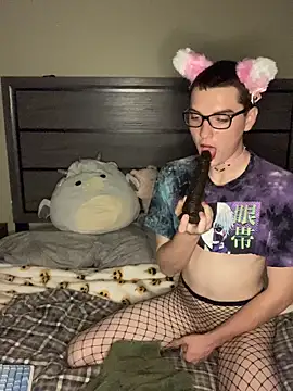 YourFavTwinkie online show from November 8, 7:41 am