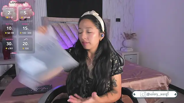 Snapshot of Valery_wang chatting on November 6, 11:44 am Valery wang online show from November 6, 11:44 am