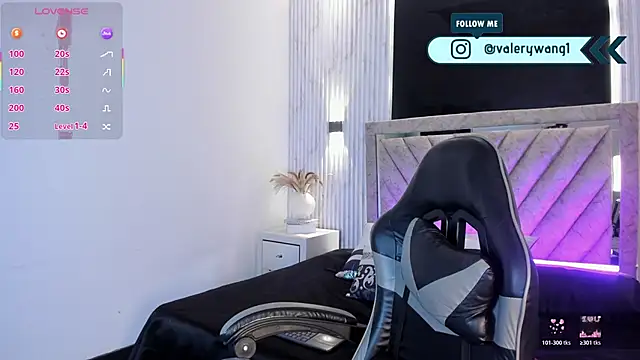 Snapshot of Valery_wang chatting on February 5, 11:48 am Valery wang online show from February 5, 11:48 am