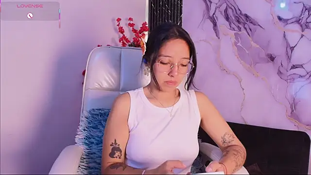 Snapshot of Valery_wang chatting on April 9, 11:59 am Valery wang online show from April 9, 11:59 am