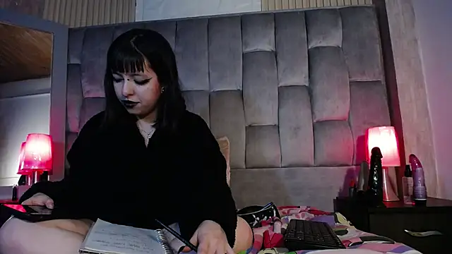 kittyhouse hs online show from February 5, 5:09 am