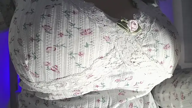 Snapshot of kittyhouse_hs chatting on March 9, 11:20 pm kittyhouse hs online show from March 9, 11:20 pm