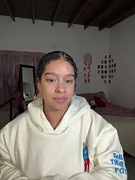 Snapshot of Arteatenea__ chatting on April 30, 1:56 am Arteatenea online show from April 30, 1:56 am
