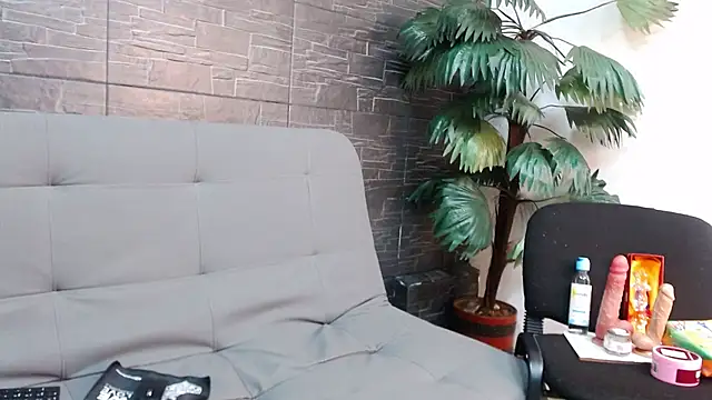 Snapshot of brendamaz chatting on March 12, 3:40 pm brendamaz online show from March 12, 3:40 pm