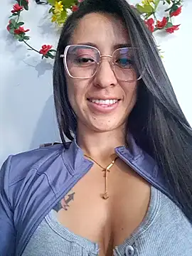 Snapshot of VALERY-03_ chatting on March 20, 12:10 pm VALERY-03 online show from March 20, 12:10 pm