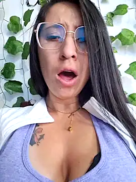 Snapshot of VALERY-03_ chatting on March 25, 12:11 pm VALERY-03 online show from March 25, 12:11 pm