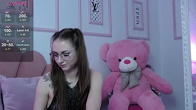 Abby  White online show from January 18, 8:40 pm