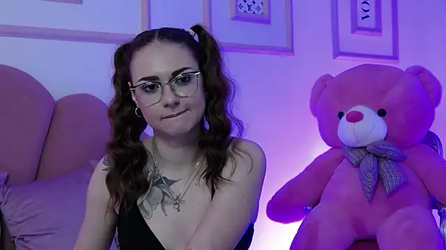 Abby  White online show from January 27, 8:49 pm