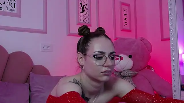 Abby  White online show from March 18, 11:31 pm