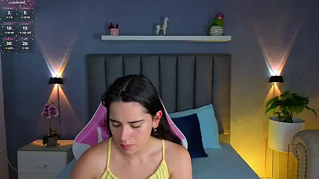 Snapshot of angelica_dymond chatting on October 22, 12:27 pm angelica dymond online show from October 22, 12:27 pm