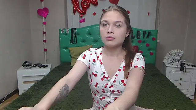 LaraPika online show from October 10, 5:12 pm