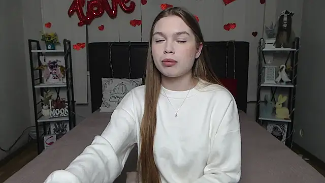 LaraPika online show from February 18, 6:09 am