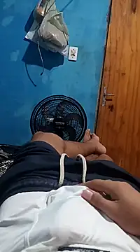 Snapshot of 1995eduardo chatting on March 4, 9:54 pm 1995eduardo online show from March 4, 9:54 pm