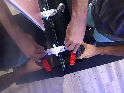 Snapshot of 1995eduardo chatting on September 28, 1:16 pm 1995eduardo online show from September 28, 1:16 pm