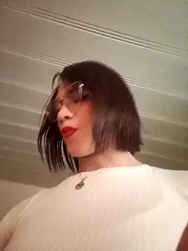 Snapshot of giuliana_andrade chatting on December 19, 2:02 pm giuliana andrade online show from December 19, 2:02 pm