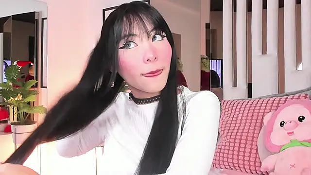 Kitty Eliffe online show from December 3, 9:35 pm