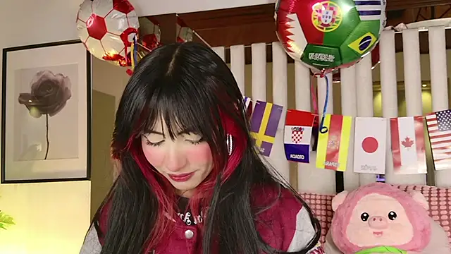 Snapshot of Kitty_Eliffe chatting on June 17, 7:37 pm Kitty Eliffe online show from June 17, 7:37 pm