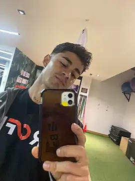 Snapshot of Danifornari chatting on October 31, 2:45 am Danifornari online show from October 31, 2:45 am