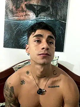 Snapshot of Danifornari chatting on November 2, 2:58 am Danifornari online show from November 2, 2:58 am