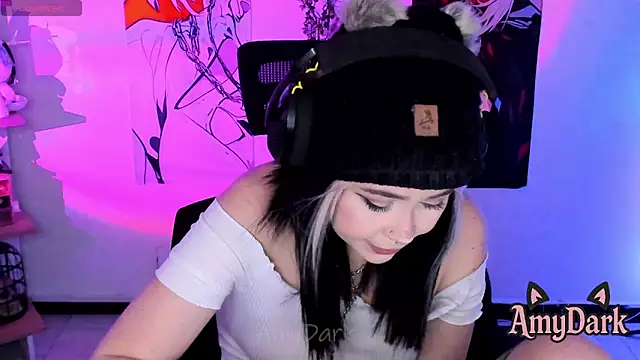  AmyDark online show from April 28, 8:25 pm