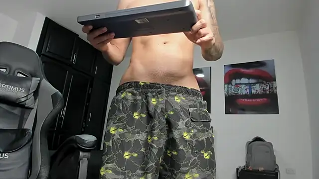 CbumDick online show from November 8, 7:56 pm