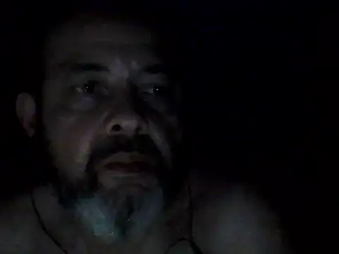 Snapshot of Leocesar37 chatting on October 1, 5:46 am Leocesar37 online show from October 1, 5:46 am