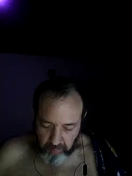 Snapshot of Leocesar37 chatting on October 13, 5:51 am Leocesar37 online show from October 13, 5:51 am