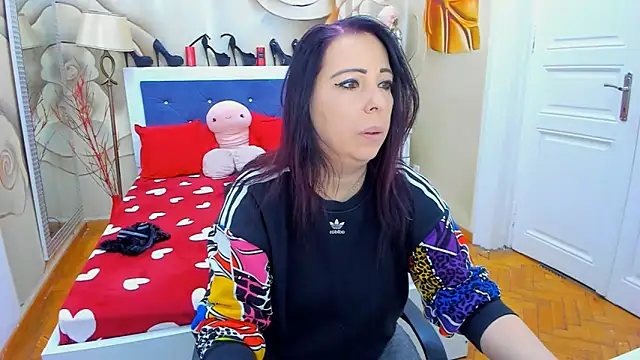 LauraSin online show from February 8, 4:25 am