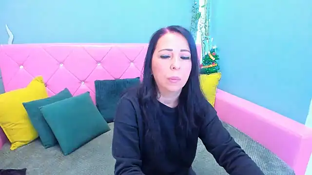 LauraSin online show from December 15, 4:17 am