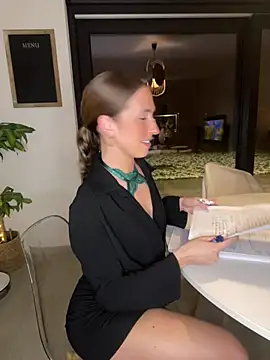 lola tentatiion online show from January 9, 8:33 pm