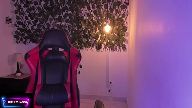 Kitty Gang online show from September 19, 2:24 am