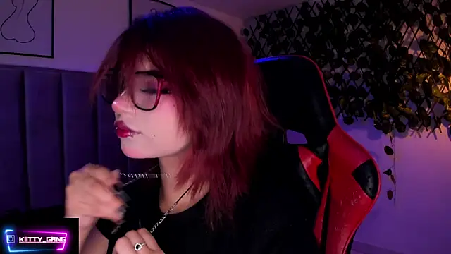 Kitty Gang online show from November 8, 2:12 am