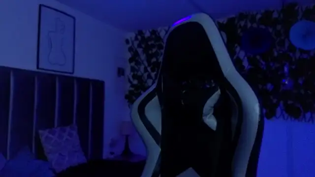 Kitty Gang online show from May 6, 1:47 am