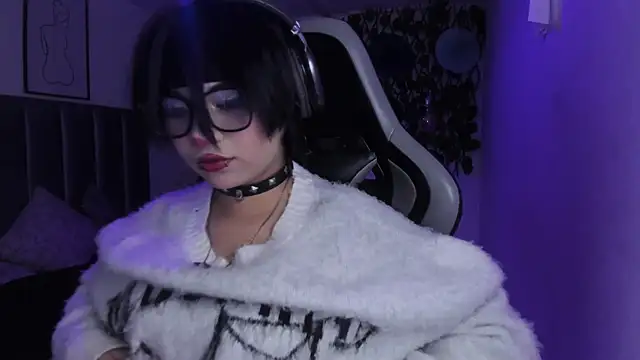 Kitty Gang online show from May 8, 1:33 am