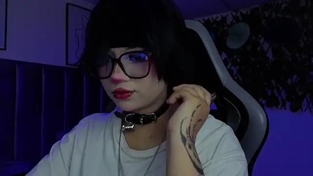 Kitty Gang online show from May 21, 1:23 am