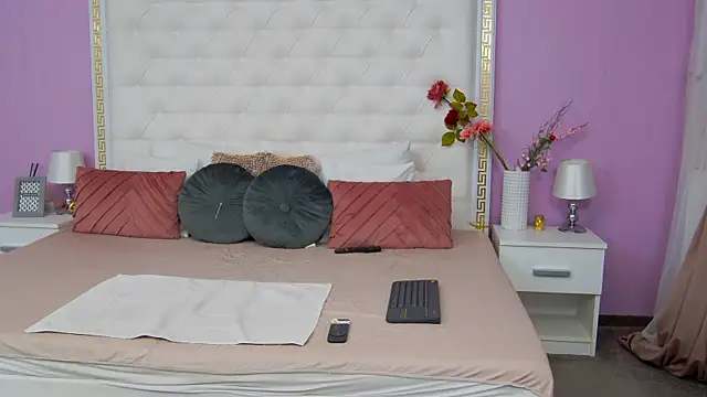 Lenna Paul online show from February 4, 2:17 am