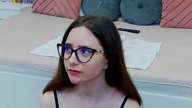 Lenna Paul online show from March 12, 7:46 am