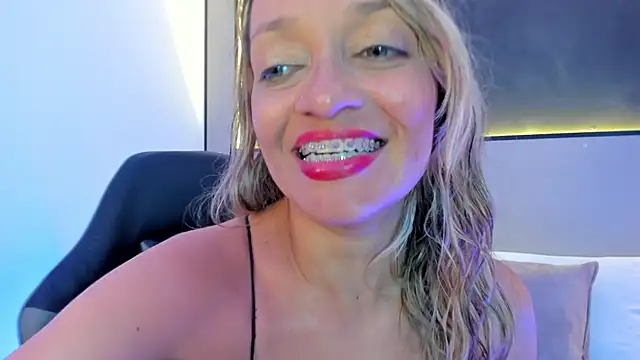 emma collson online show from September 21, 2:35 am