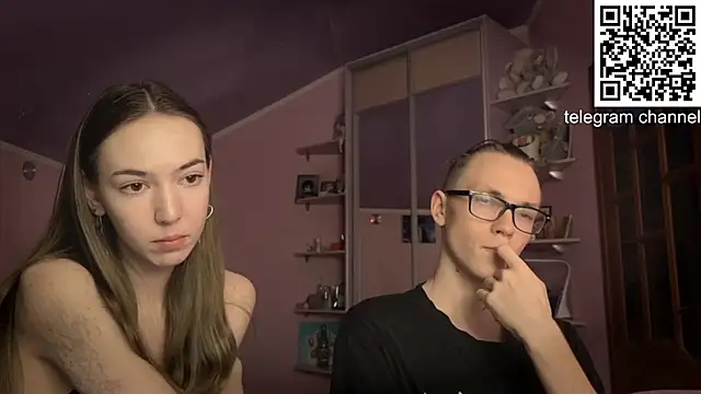 Snapshot of Alex17am chatting on January 8, 5:26 pm Alex17am online show from January 8, 5:26 pm