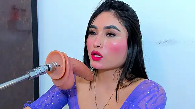 dazhia lee online show from April 1, 7:55 pm