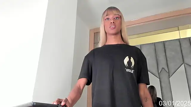 Snapshot of Doll_Isaa chatting on January 3, 4:16 pm Doll Isaa online show from January 3, 4:16 pm