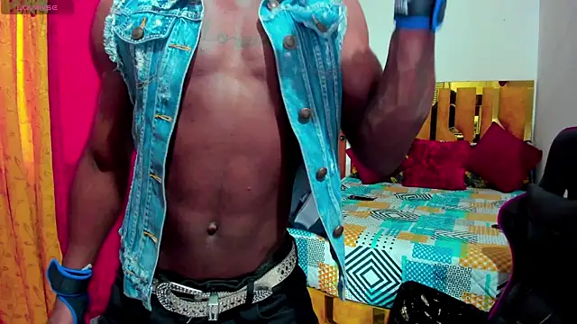 Snapshot of john-mackie1 chatting on October 28, 5:37 pm john-mackie1 online show from October 28, 5:37 pm