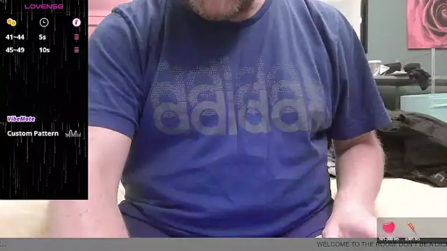 Snapshot of BondBroken chatting on November 7, 7:25 pm BondBroken online show from November 7, 7:25 pm