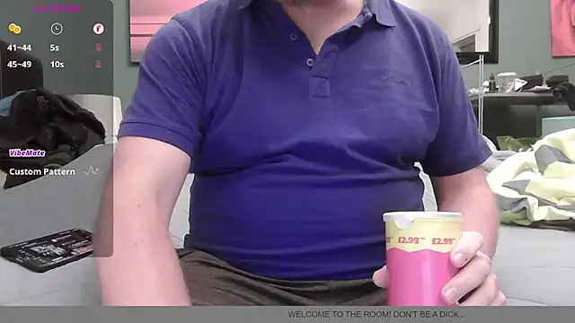 Snapshot of BondBroken chatting on November 11, 6:52 pm BondBroken online show from November 11, 6:52 pm