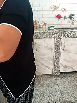 Snapshot of Saroj-Shah chatting on October 18, 5:21 am Saroj-Shah online show from October 18, 5:21 am