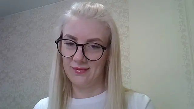 Snapshot of Pabonya91 chatting on February 11, 8:15 am Pabonya91 online show from February 11, 8:15 am