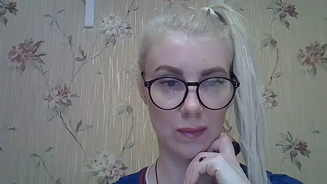 Snapshot of Pabonya91 chatting on February 15, 8:22 pm Pabonya91 online show from February 15, 8:22 pm