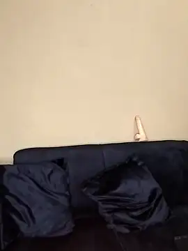 queenbboobs online show from September 28, 10:15 pm